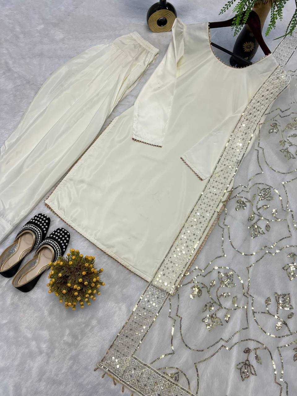 Crepe  Ladies Salwar Suits Party wear